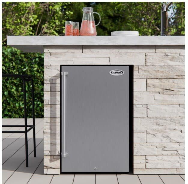 Koolmore KMOKSOFRC44SS 21 Inch Outdoor Refrigerator with 4.4 cu ft