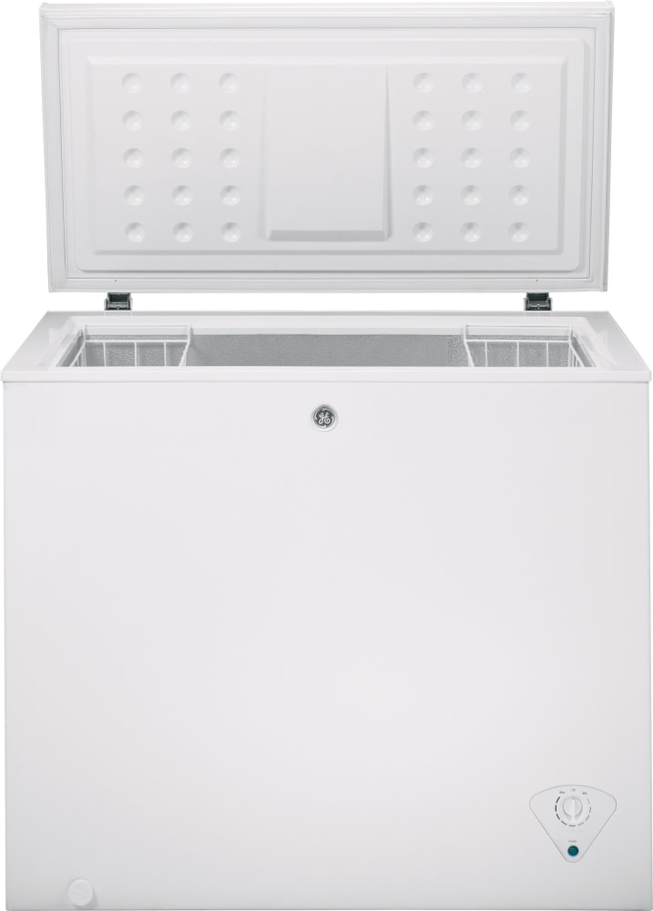 GE FCM7STWW 32 Inch Chest Freezer with 7.0 Cu. Ft. Capacity, Sliding