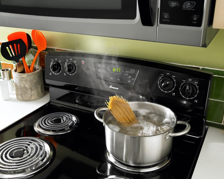 Amana AER5523XAB 30 Inch Freestanding Electric Range with 4 Coil