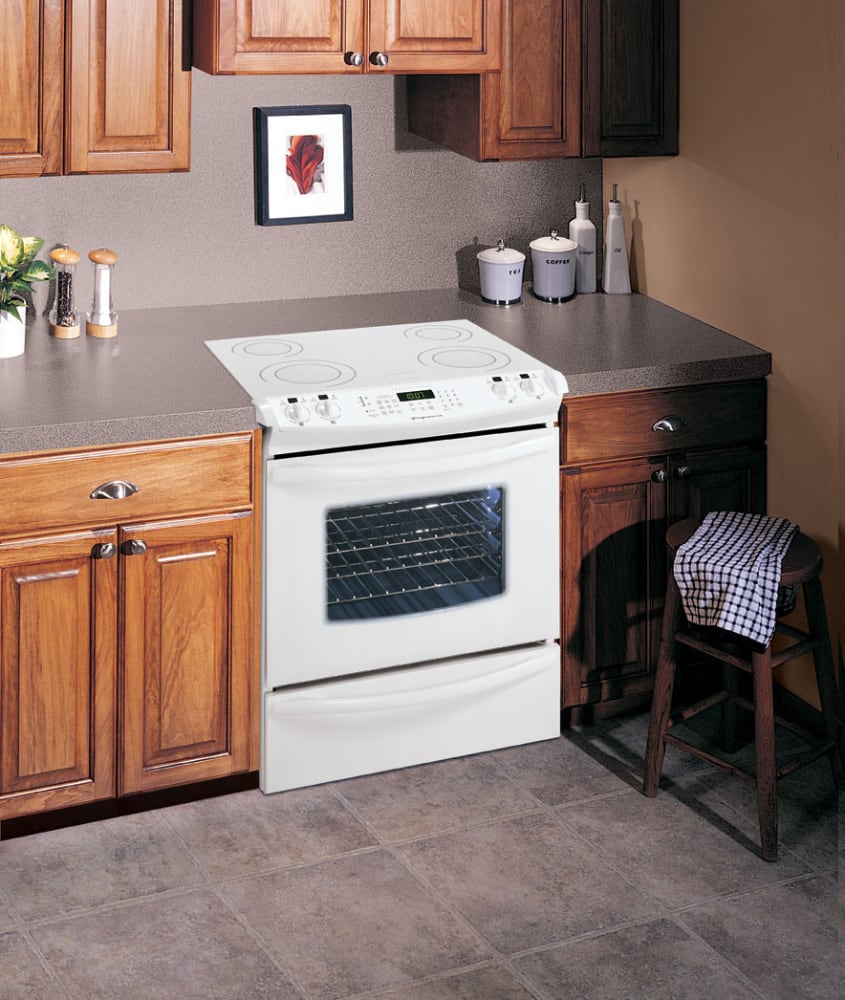 Frigidaire GLES389ES 30 Inch SlideIn Electric Range with 4 QuadMaxx Expandable Elements