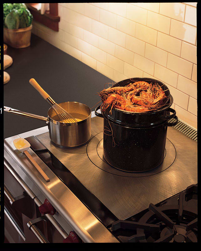 Wolf RT362F 36 Inch ProStyle Gas Rangetop with 2 Dual Brass Open