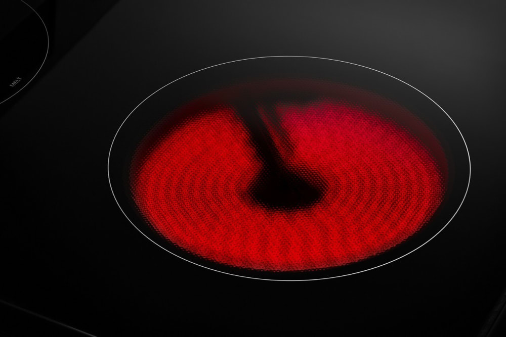 Amana AER6303MMS 30 Inch Electric Range with 4 Radiant Heating Elements