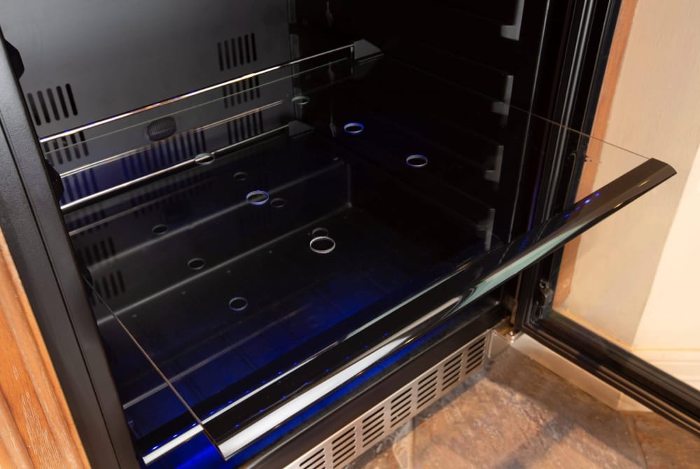 Azure A224BEVS 24 Inch BuiltIn Beverage Center with 5.6 cu. ft