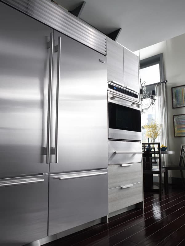 24 Inch Wide Refrigerators