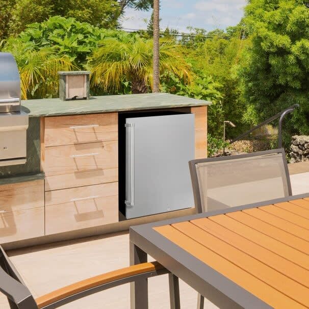 Danby DAR044A1SSO6 21 Inch Freestanding Outdoor Refrigerator with