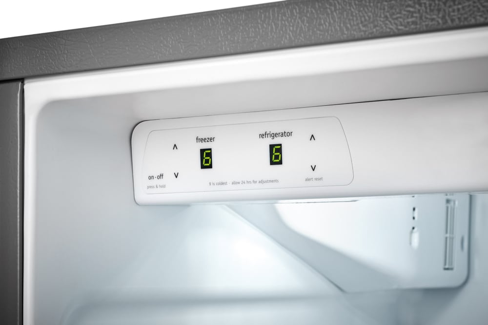 Frigidaire FFHX2325TS 33 Inch SidebySide Refrigerator with 22.1 Cu