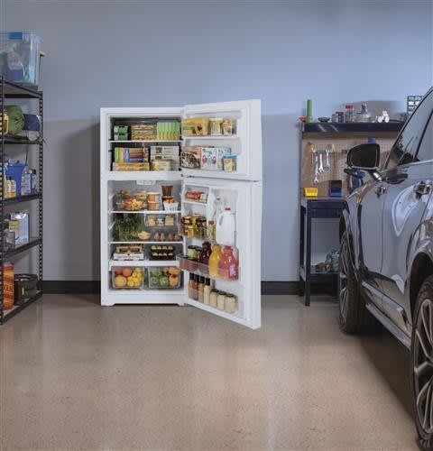 GE GTS22KGNRWW 33 Inch Top Freezer Refrigerator with 21.9 Cu. Ft 