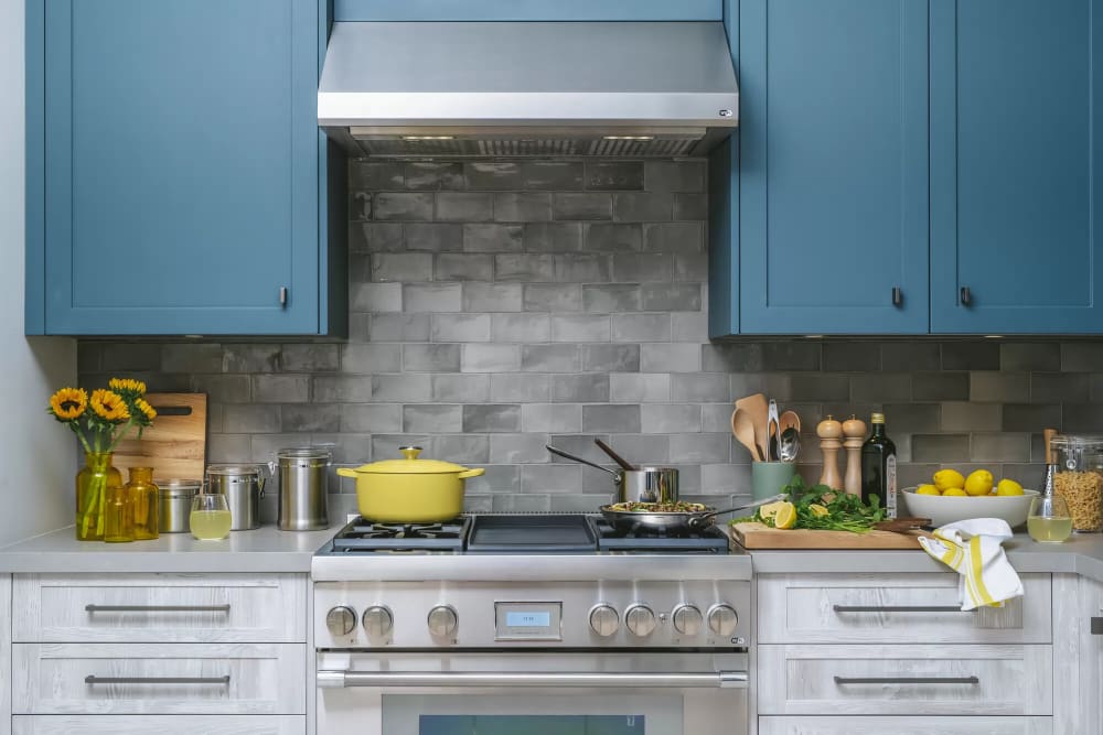 Thermador HMWB361WS 36 Inch Wall Mount Smart Range Hood with 4Speed