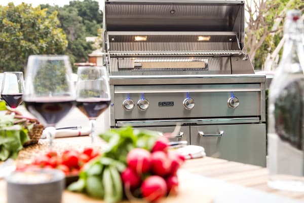 Lynx L30trflp 30 Inch Freestanding Grill With 840 Sq In Cooking Surface 1 Trident Burner 1 Ceramic Burner Dual Position Rotisserie Halogen Lighting And Illuminated Controls Liquid Propane