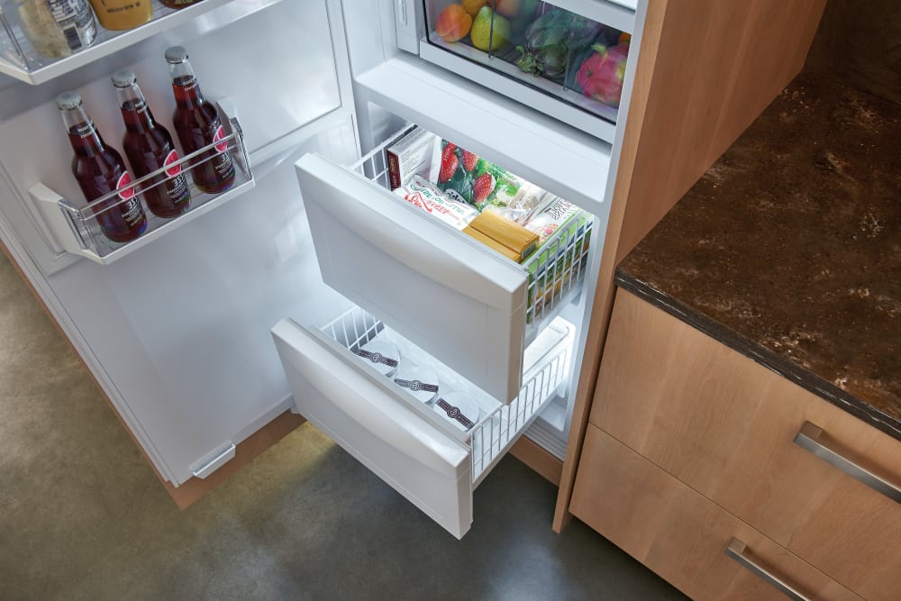 Sub Zero Ic24cilh 24 Inch Integrated Column Refrigerator And