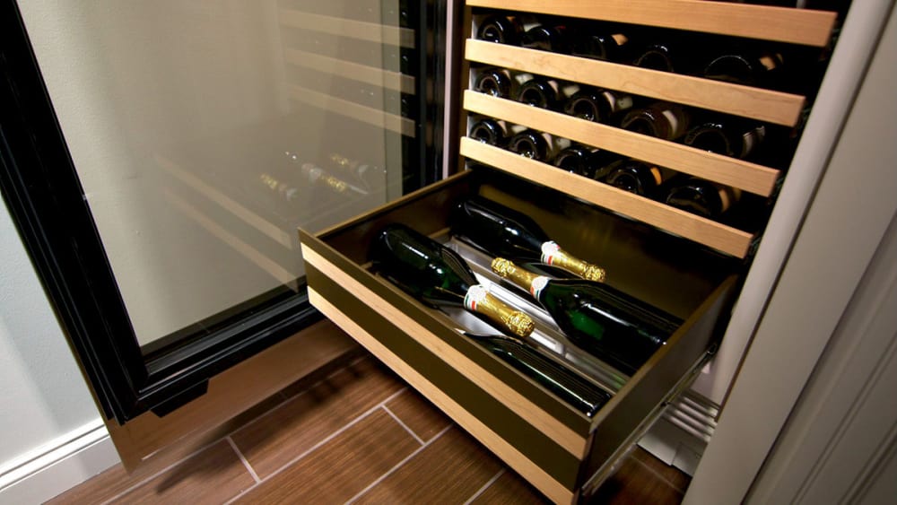 SubZero IW30RRH 30 Inch Panel Ready Smart Wine Storage with 86Bottle