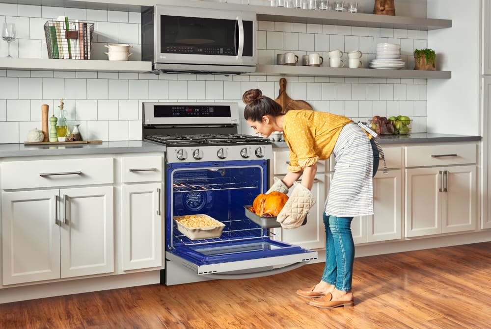 5.8 cu. ft. Gas Freestanding Range with Air Fry (LRGL5825F)