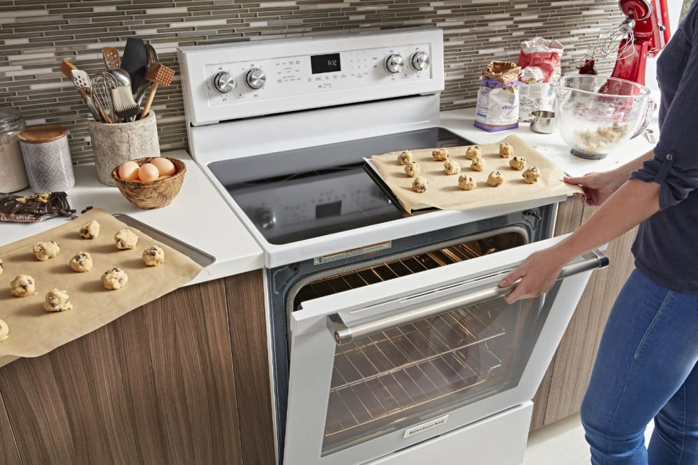 KitchenAid KFEG500EWH 30 Inch Freestanding Electric Range with 5