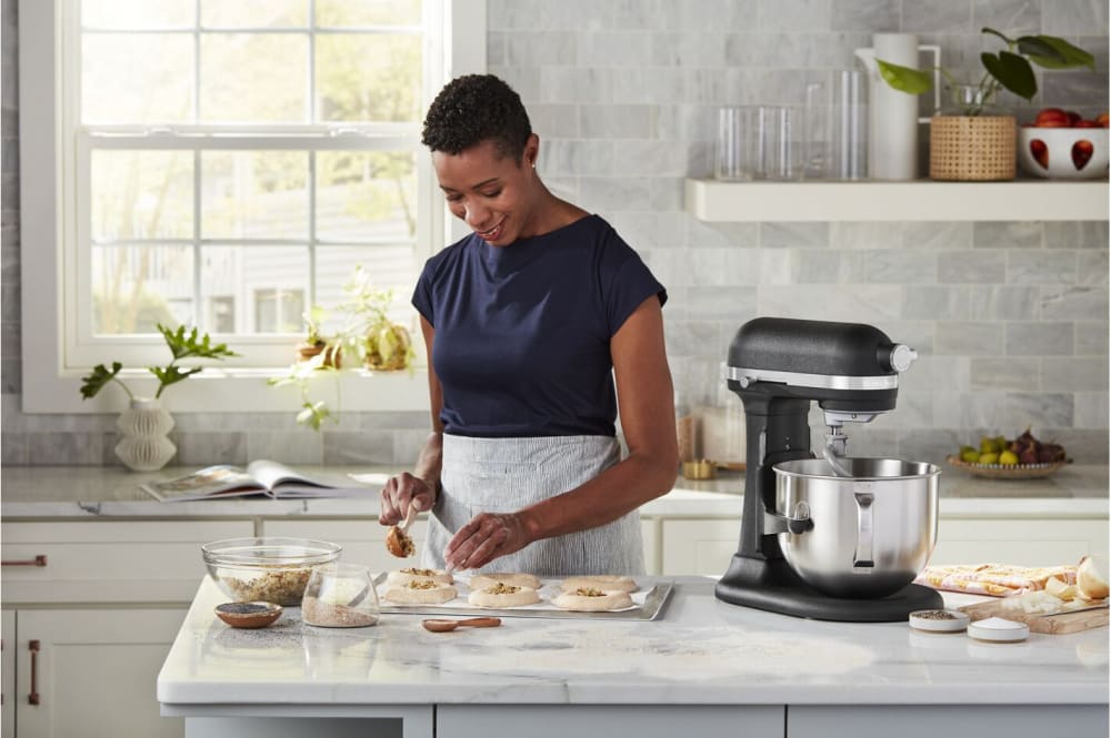 KitchenAid KSM70SKXXBK 7 Quart Bowl-Lift Stand Mixer with 11