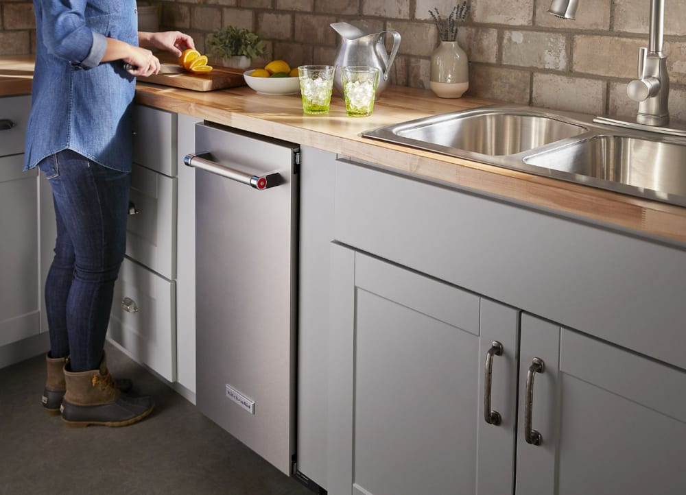 KitchenAid KUIX335HPS 15 Inch BuiltIn Undercounter Clear Ice Maker