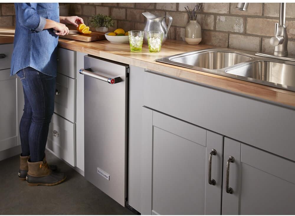 KitchenAid KUIX535HPS 15 Inch BuiltIn Undercounter Clear Ice Maker