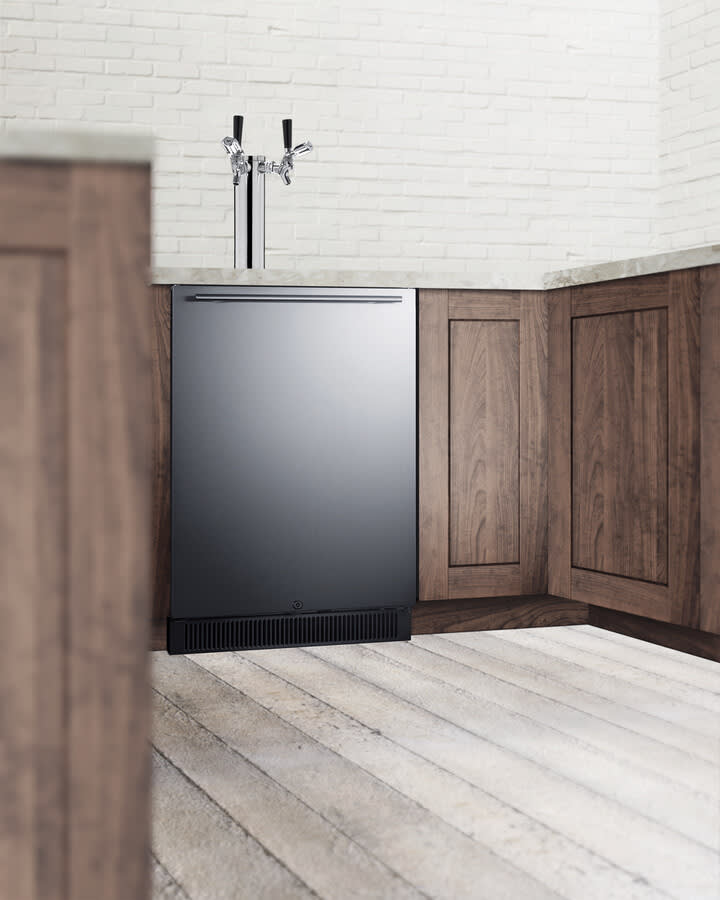 Summit SBC677BITWINTL 24 Inch BuiltIn Kegerator with 6.5 cu. ft