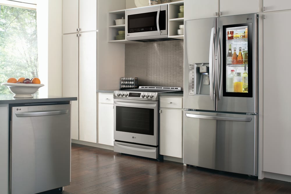 LG LSE4617ST: 6.3 cu. ft. Smart wi-fi Enabled Induction Slide-in Range with  ProBake Convection® and EasyClean®