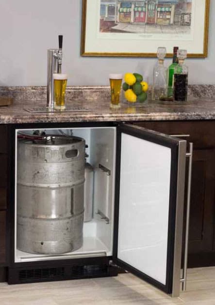 This Retro 'Keg Fridge' Comes With a Built-In Beer Tap - Maxim