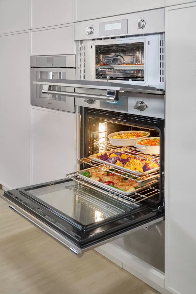 Thermador PODMCW31W 30 Inch Triple Combination Smart Electric Wall Oven