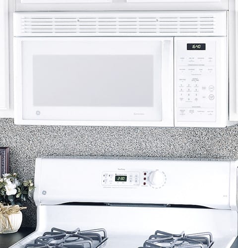 Ge spacemaker store microwave white