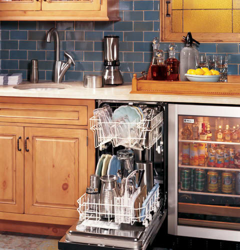 Monogram ZBD1800GSS Full Console Dishwasher with 7 Wash Cycles