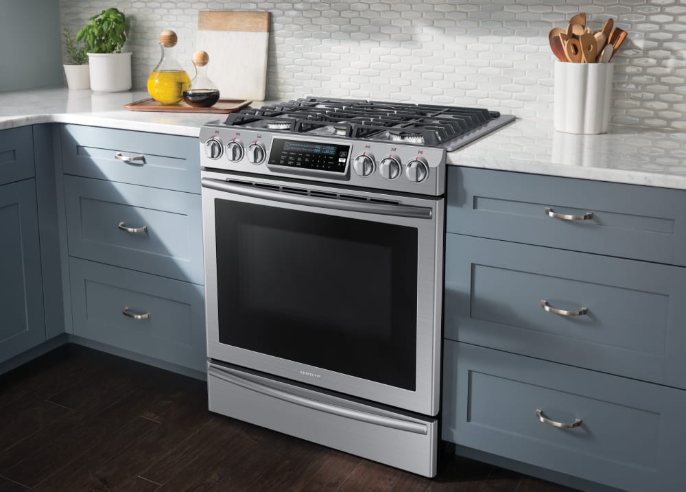 samsung-appliances-30-freestanding-gas-range-with-fiver-burner-cooktop