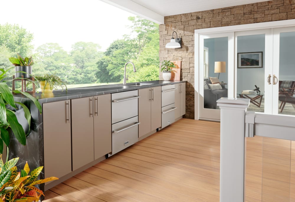 Thor Kitchen TRZ24U 24 Inch Indoor/Outdoor Undercounter Freezer Drawer