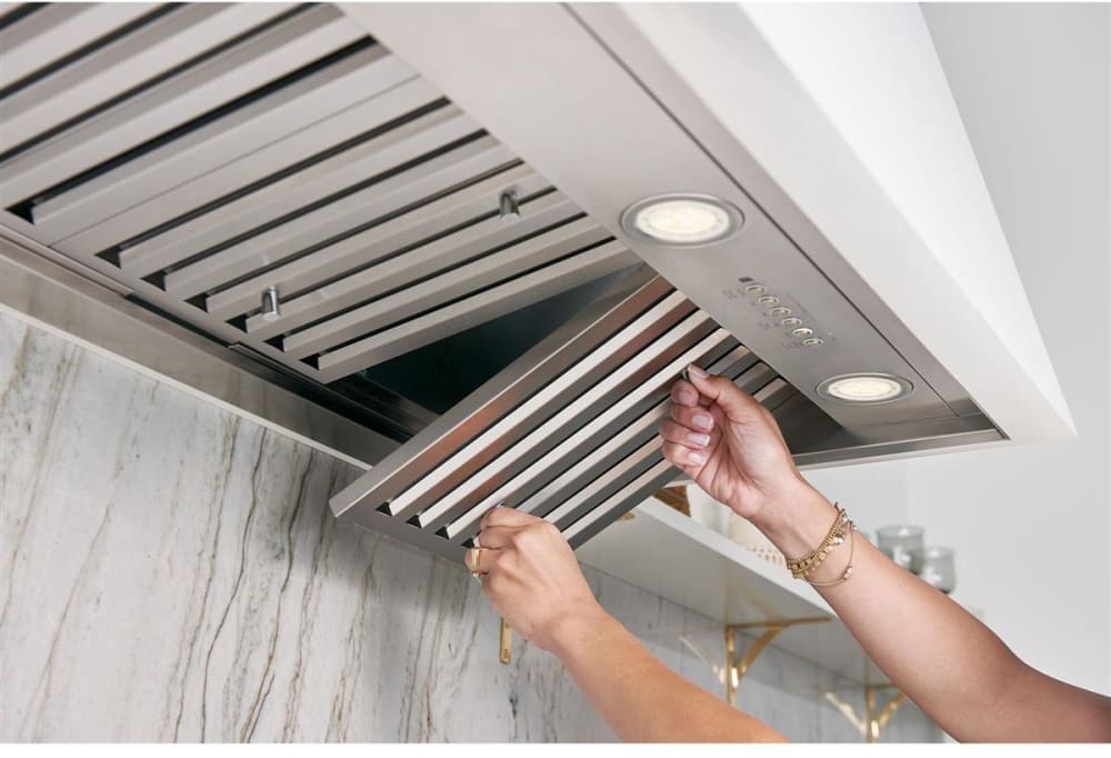 GE UVC9300SLSS Insert Smart Range Hood with 4Speed/610 CFM