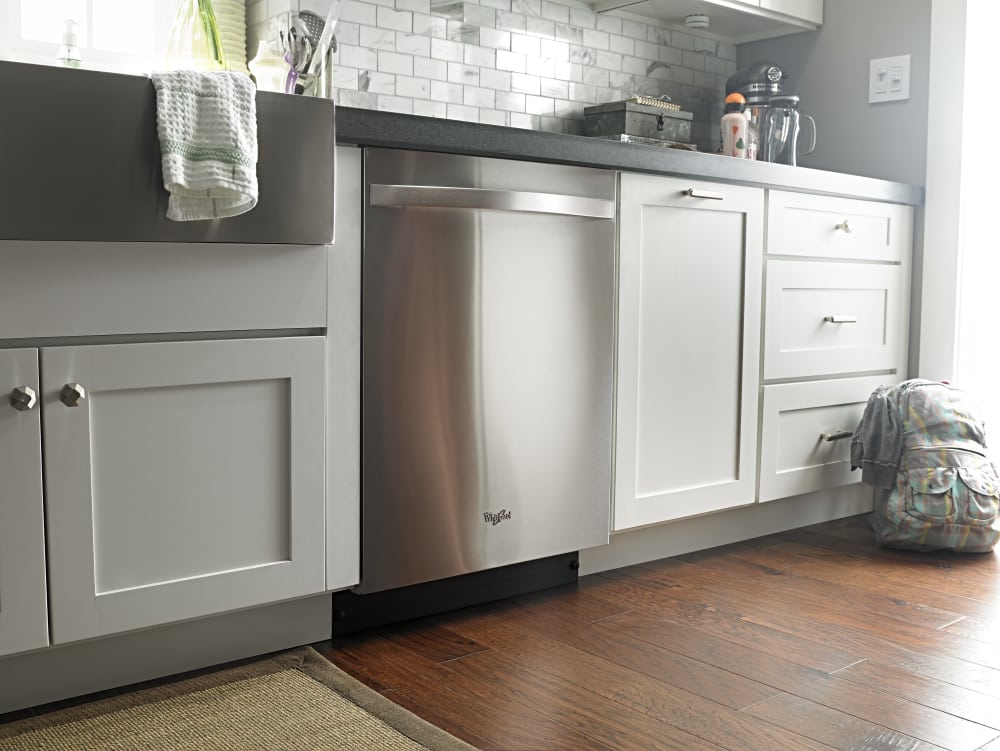 Whirlpool WDT995SAFM Fully Integrated Dishwasher with Wi-Fi