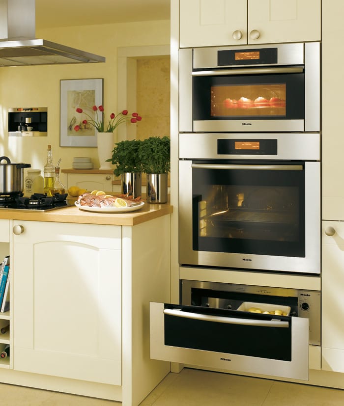 Miele H4881BPSS 30 Inch MasterChef Single Electric Wall Oven with 17 Operating Modes,True