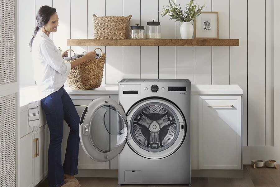 LG WM6998HVA 27 Inch Smart Front Load Washer/ Dryer Combo with 5.0 cu