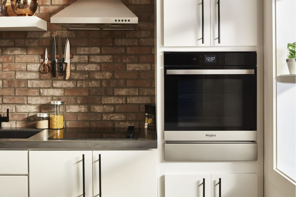 Whirlpool WOS52ES4MZ 24 Inch Single Smart Electric Wall Oven with 2.9