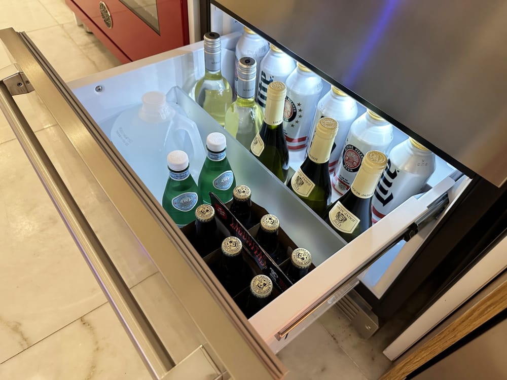 XO XOU24RDO 24 Inch BuiltIn UnderCounter Beverage Refrigerator