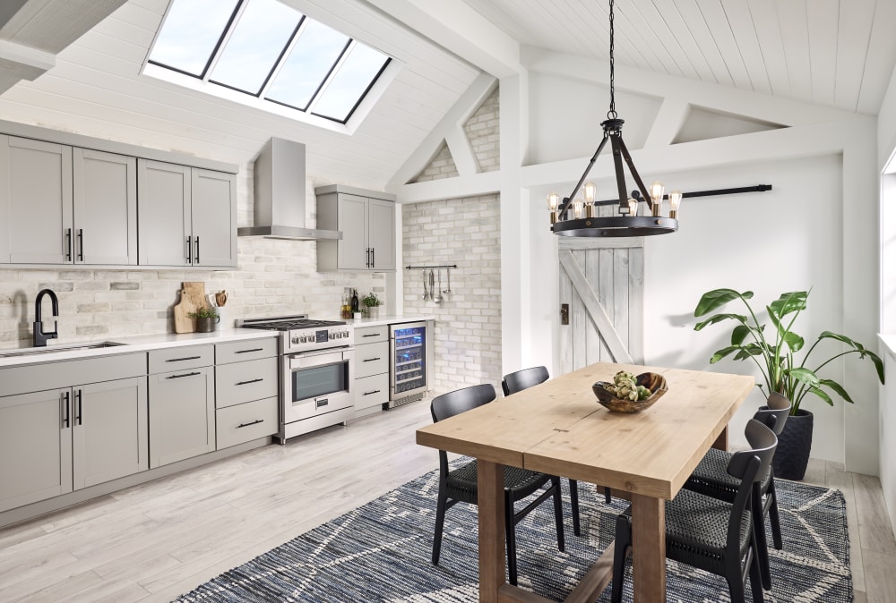 Zephyr ZROE30FS Wall Mount Range Hood with 5-Speed 600 CFM Blower