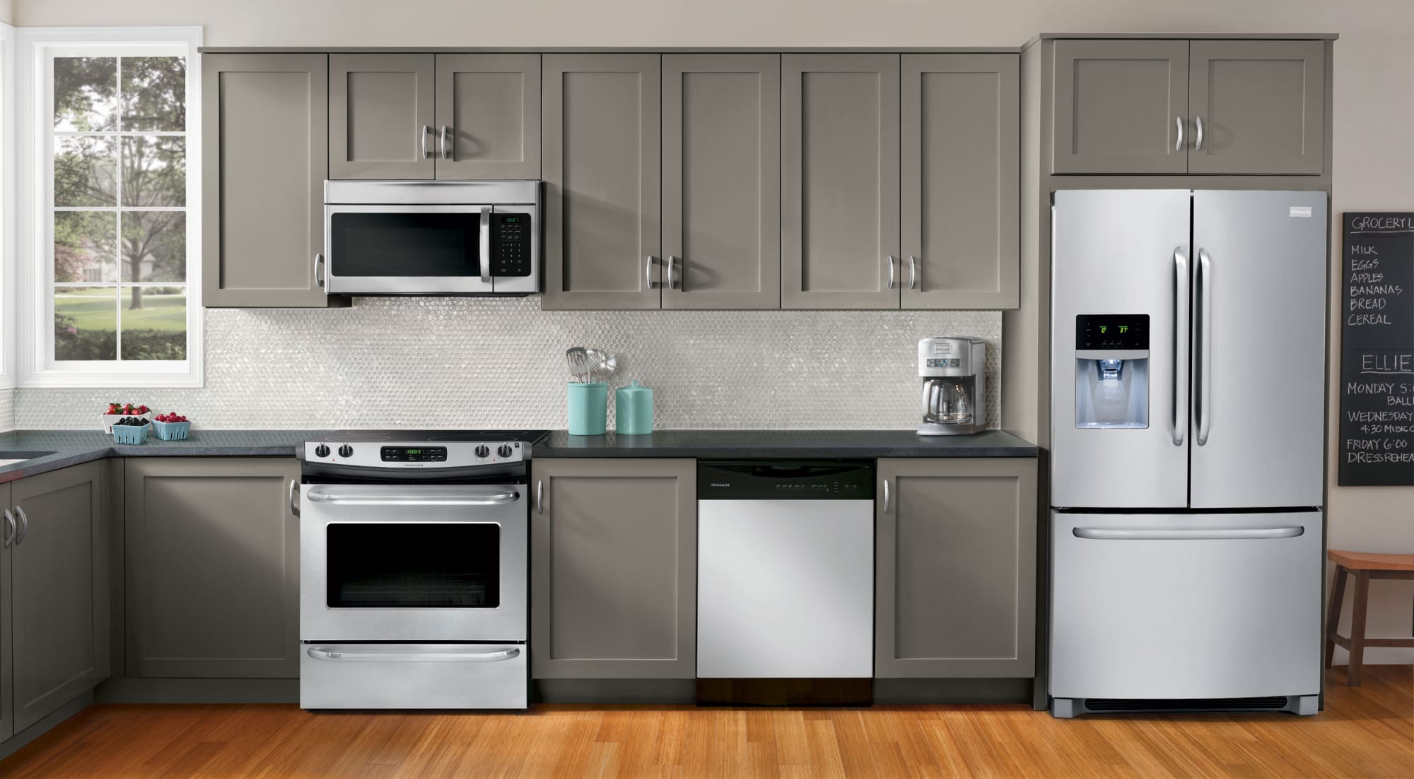 Frigidaire FFES3025PW 30 Inch SlideIn Electric Range with SpaceWise