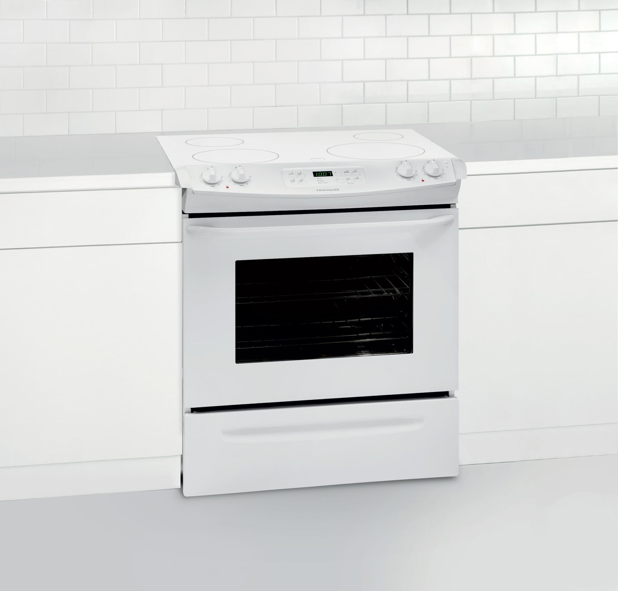 Frigidaire FFES3025PW 30 Inch SlideIn Electric Range with SpaceWise