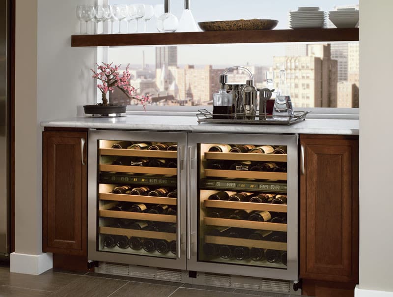 SubZero 424GSPHLH 24 Inch Undercounter Dual Zone Wine Storage with 46