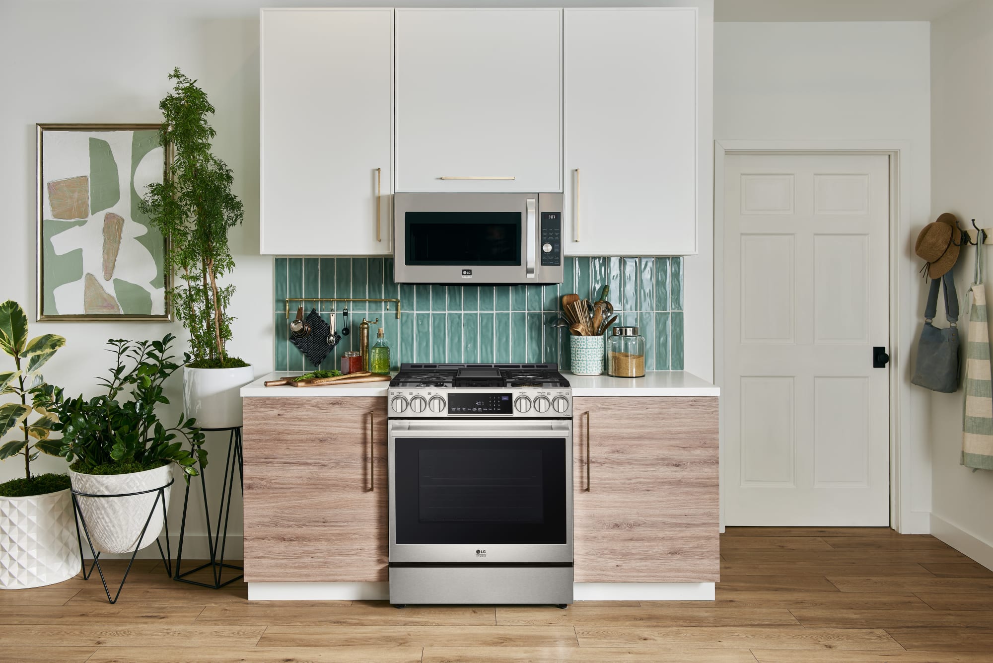 LG LSGS6338F 30 Inch SlideIn Gas Smart Range with 5 Sealed Burners, 6.