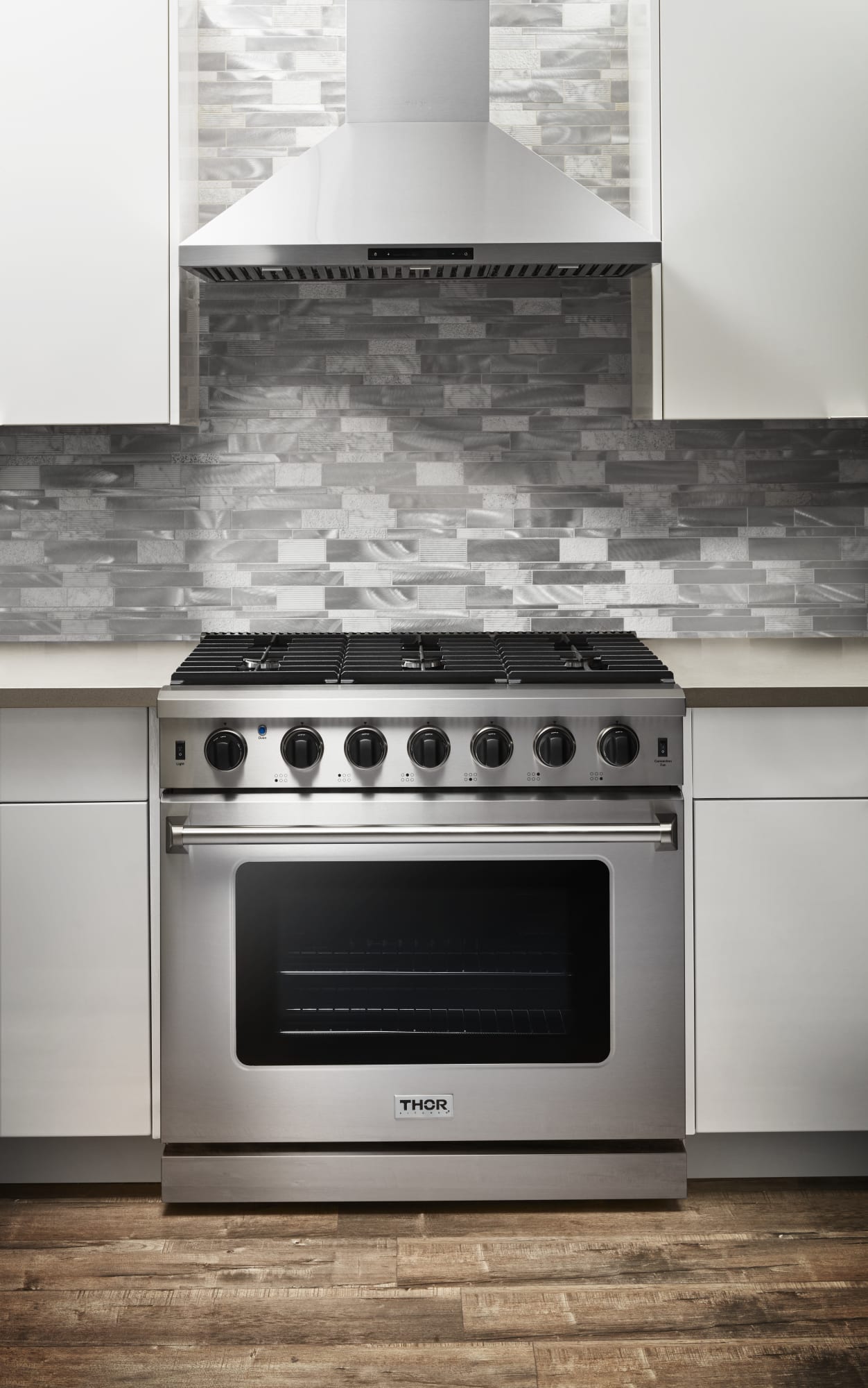 Thor Kitchen LRG3601U 36 Inch Professional Gas Range with 6 Sealed