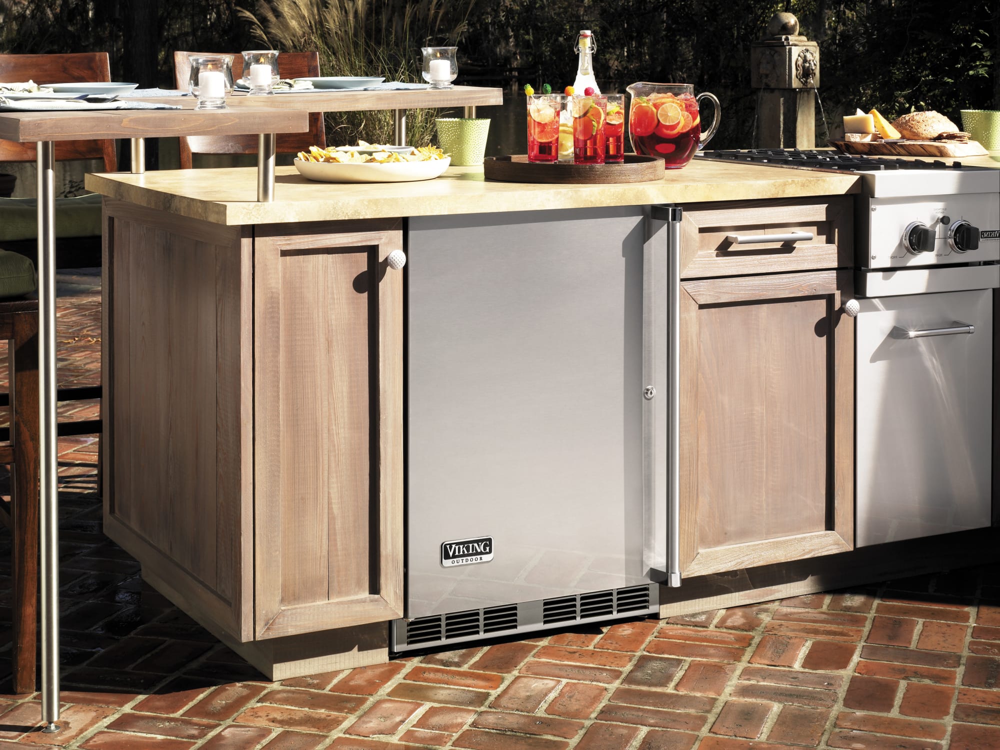 Viking VRCO5240DLSS 24 Inch Undercounter Outdoor Refrigerator with 5.3