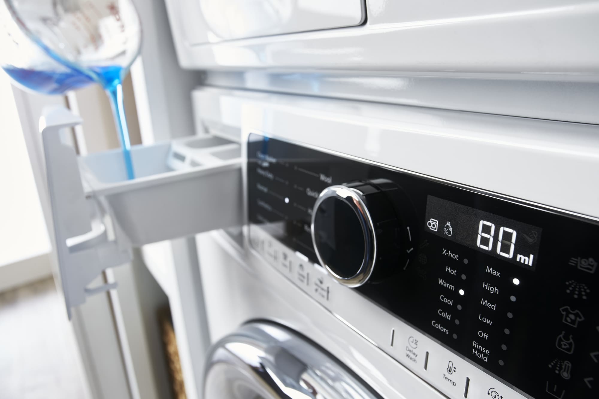 Whirlpool WFW5090GW 24 Inch 2.3 cu. ft. Compact Front Load Washer with