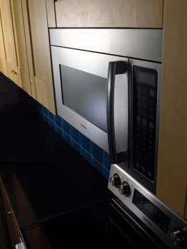 Samsung SMH7187STG 1.8 cu. ft. Over-the-Range Microwave with 400 CFM