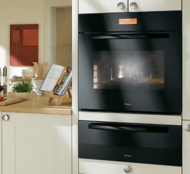 Miele Black Under 25 Inch Cutout Height Wall Ovens with PerfectClean  Stainless Steel Interior, Wireless Roast Probe features