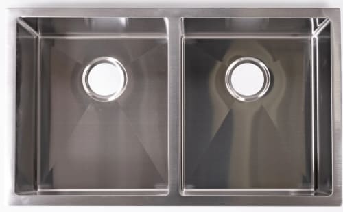 Cameo CDSD3255 - 32 Inch Undermount 50/50 Double Bowl Kitchen Sink with 3 1/2” Drain Opening