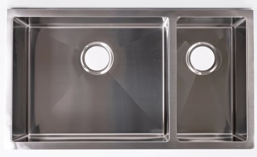 Cameo CDSD3273 - 32 Inch Undermount 70/30 Double Bowl Kitchen Sink with 3 1/2” Drain Opening