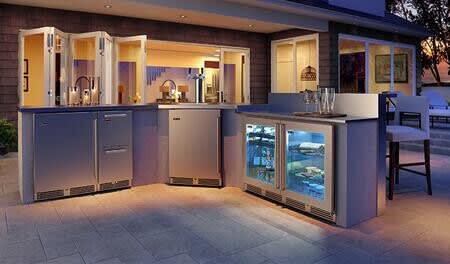 Perlick Signature Series HH24BO44RL - Lifestyle