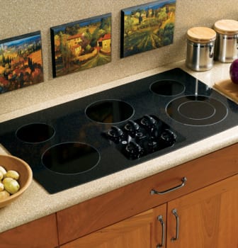 GE CleanDesign JP655BMBB - Black