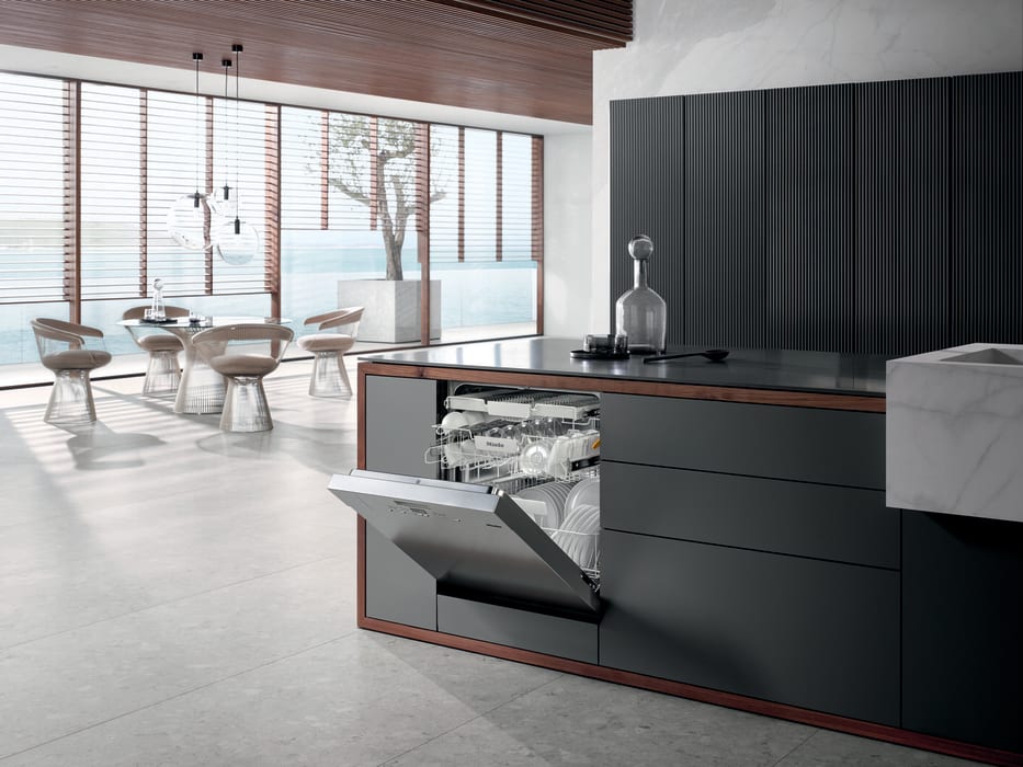 Miele G5006SCU 24 Inch Full Console Dishwasher with Original Cutlery