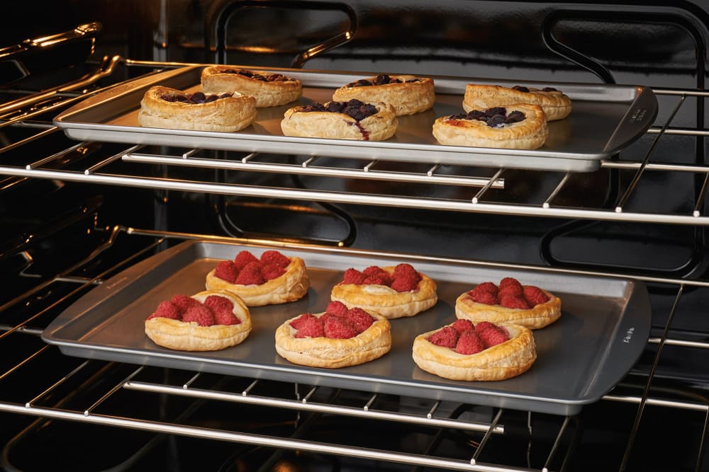 Frigidaire FFGS3026TS 30 Inch SlideIn Gas Range with Self